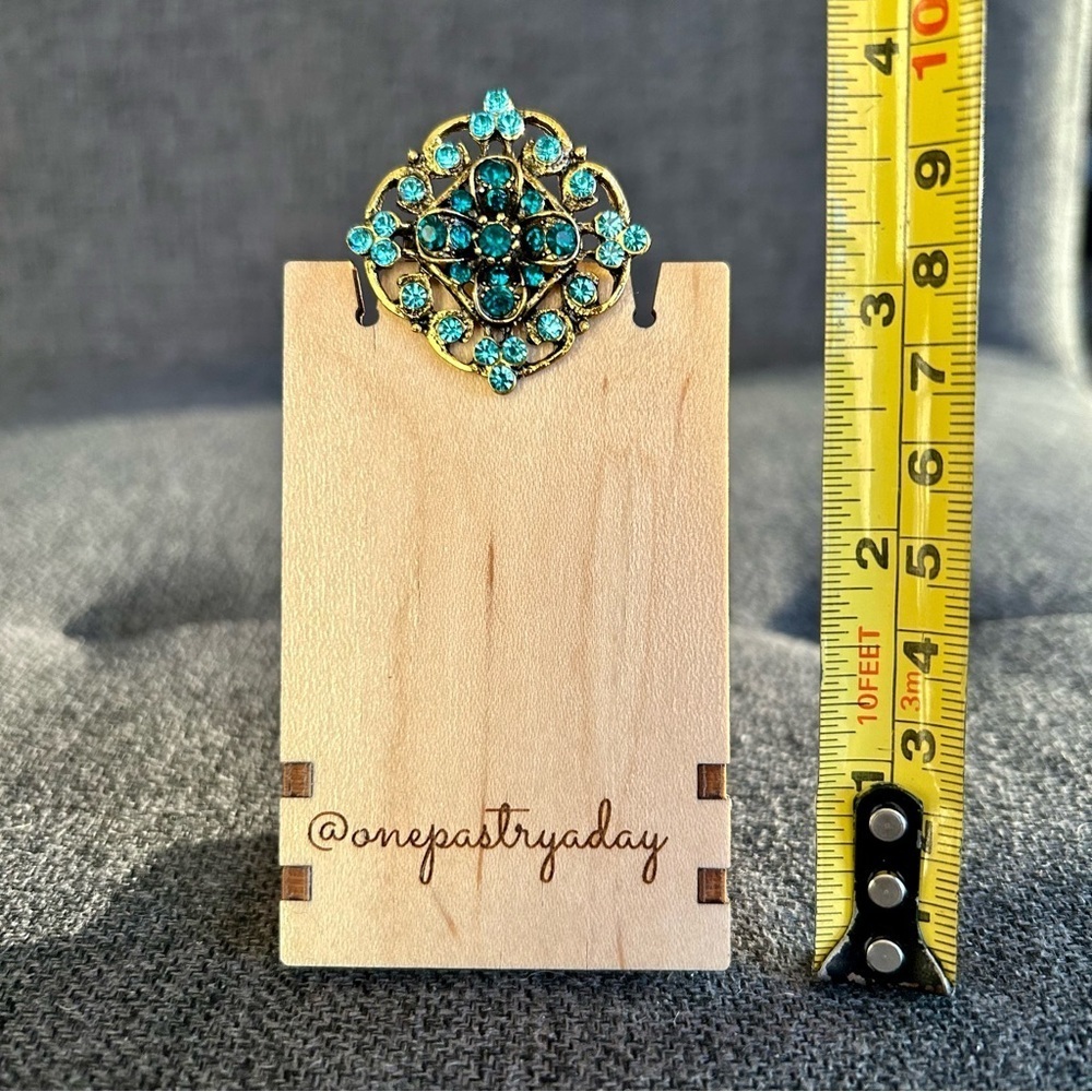 Austrian Crystal Rhinestone Fashion Brooch Pin, Blue, Aqua, Gold (DIAMOND) - Picture 8 of 15